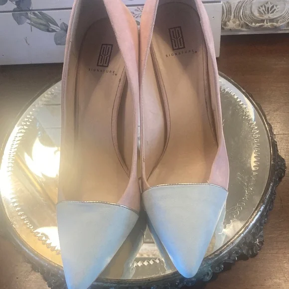 Vintage Signature Blush and Cream Dana Stiletto Heels Size 9 - Picture 9 of 15